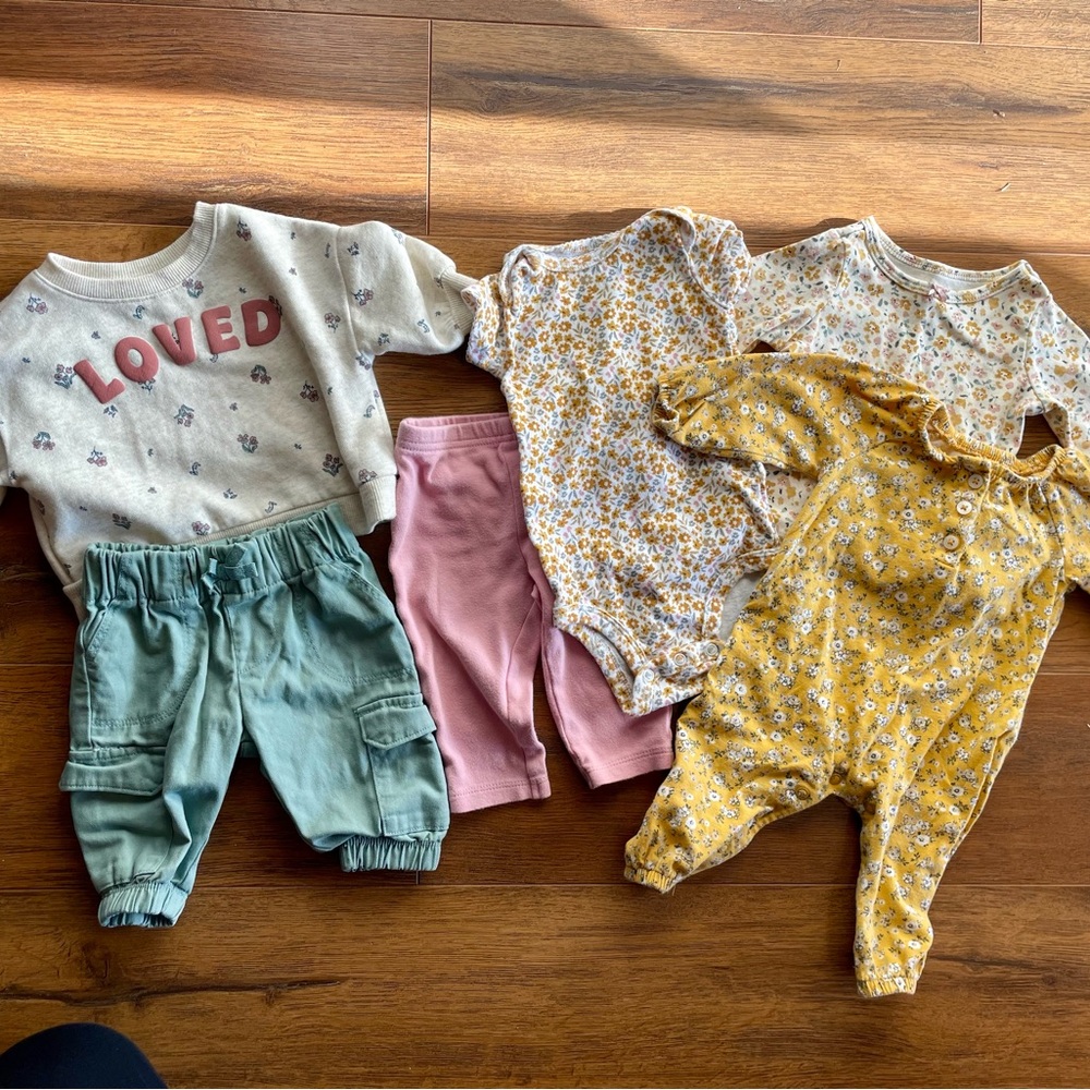 Adorable Baby Clothing Set with Floral Patterns Baby Girl Clothing Bundle Carter